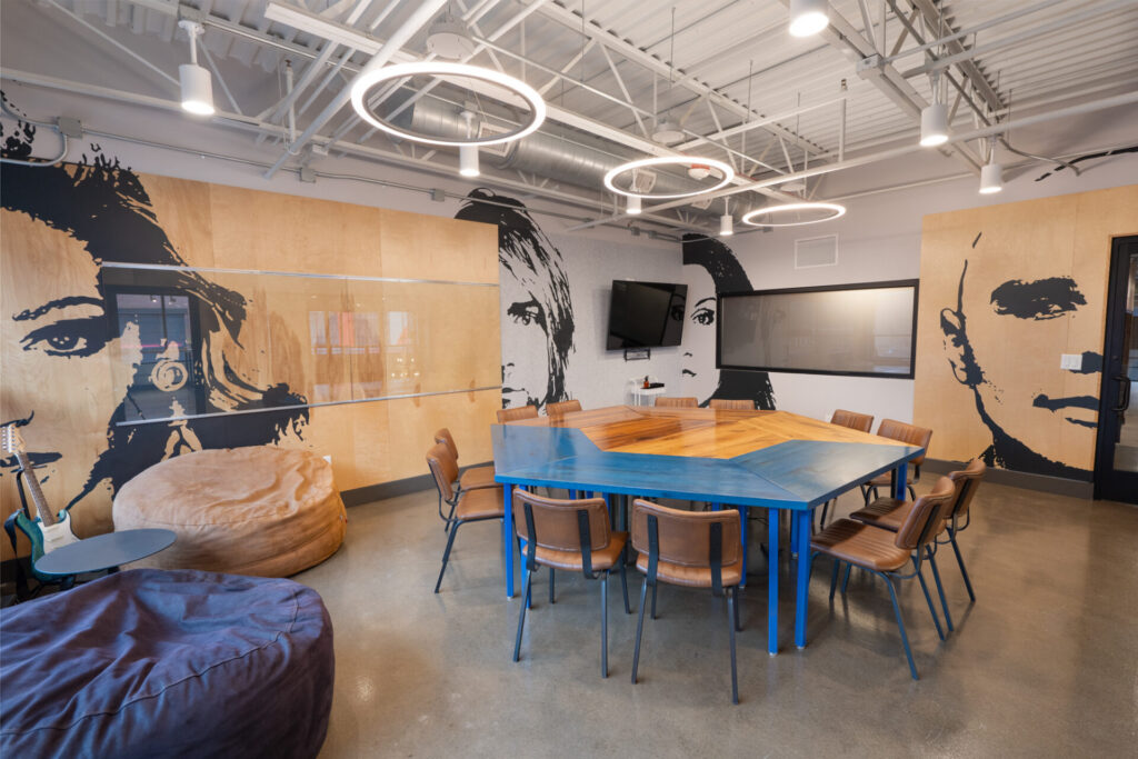 Room 90 – Easton, Columbus, OH