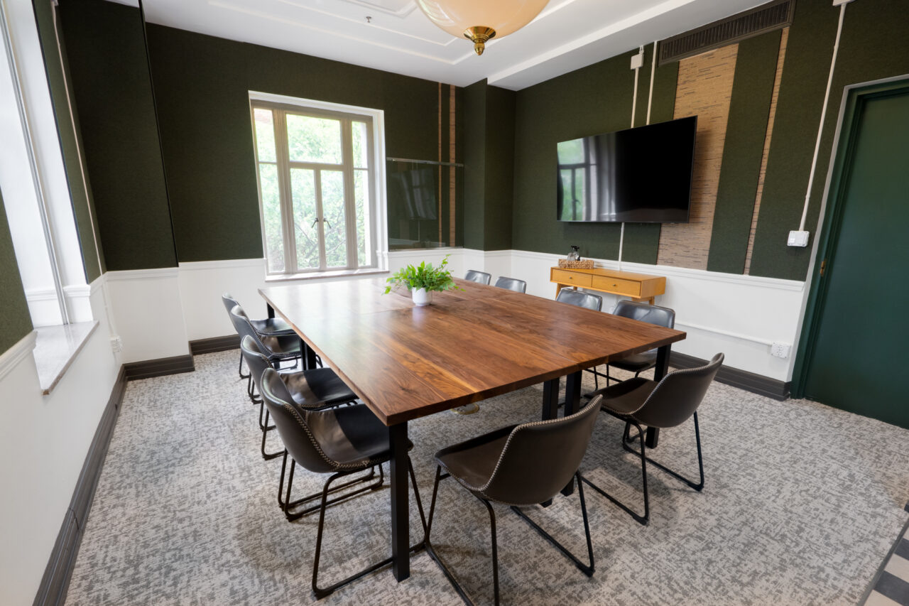 14 Hamilton Curiosity Room web workspace, offices, meeting space