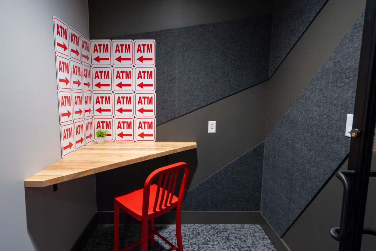 17 Hamilton ATM Room web workspace, offices, meeting space